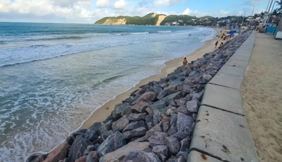 GESTÃO PT: Atraso no início da engorda de Ponta Negra é destaque na mídia nacional após draga que faria obra deixar Natal
