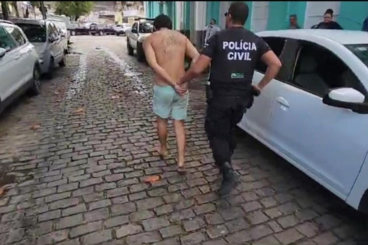 Suspeito de liderar facção criminosa em Pipa é preso em Parnamirim