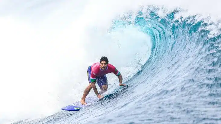 Gabriel Medina faz a maior nota do surfe em Olimpíadas e se vinga de japonês