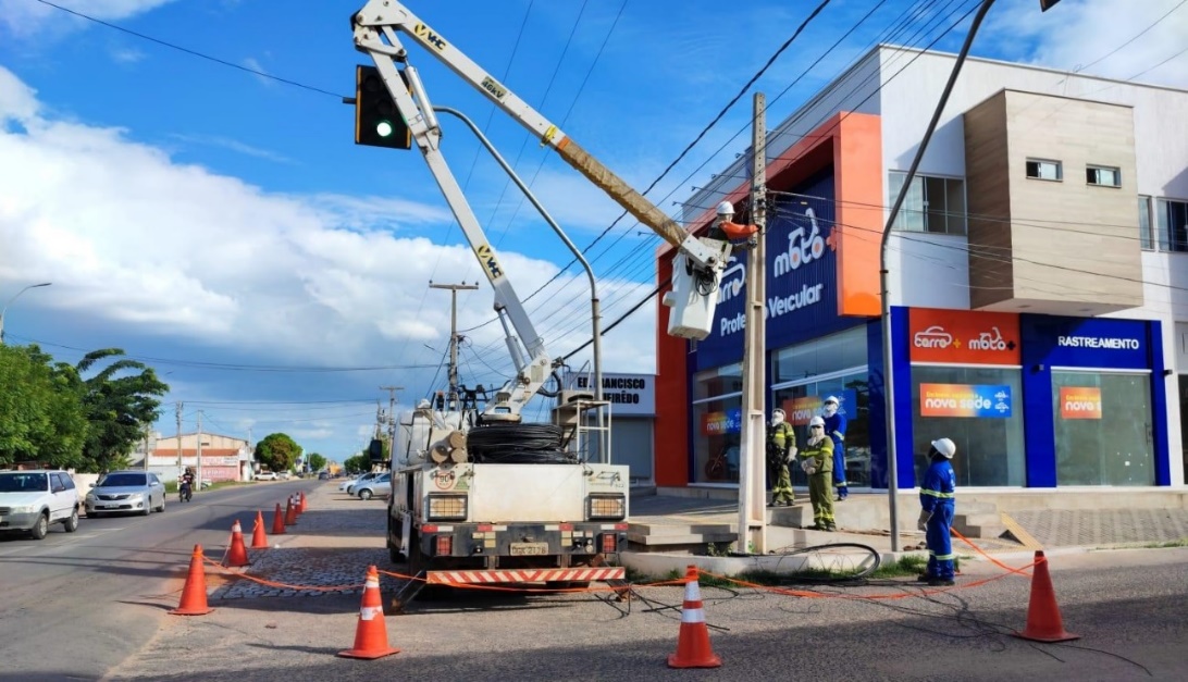 Mais de 8 toneladas de cabos irregulares são removidas de postes no RN