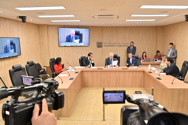 Assembleia aprova matérias que beneficiam policiais e bombeiros militares do RN