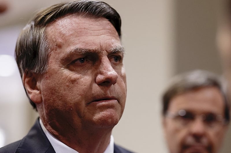 Bolsonaro após cortes: “Pobre não vai comer sequer pescoço de frango”