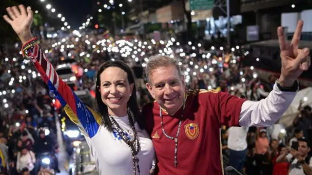 Líder da oposição faz pronunciamento e diz que González venceu Maduro por mais de 3 milhões de votos