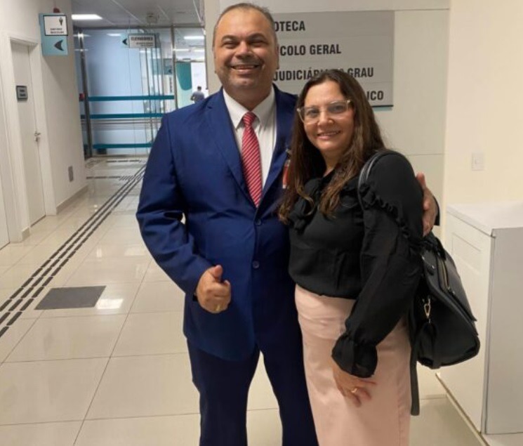 Candidata de Mossoró troca de vice e põe marido no lugar