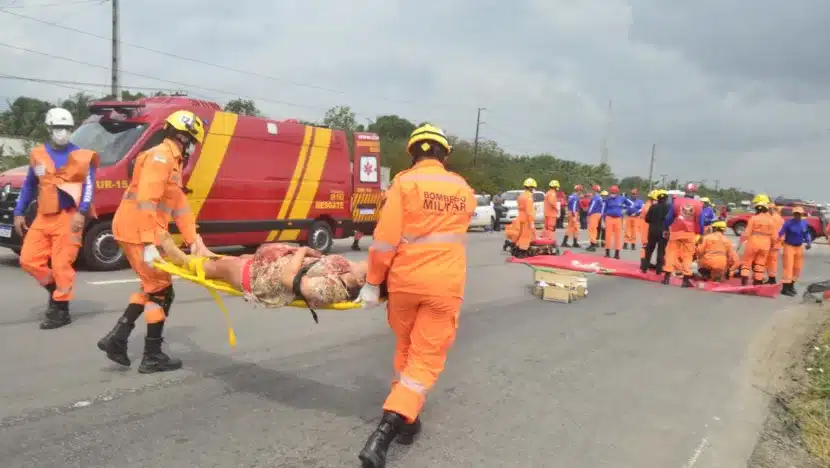 Corpo de Bombeiros realiza simulado de grande escala na BR-304 em Macaíba