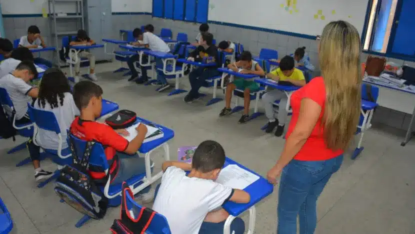 Prefeitura de Parnamirim convoca mais 45 professores para rede pública de ensino