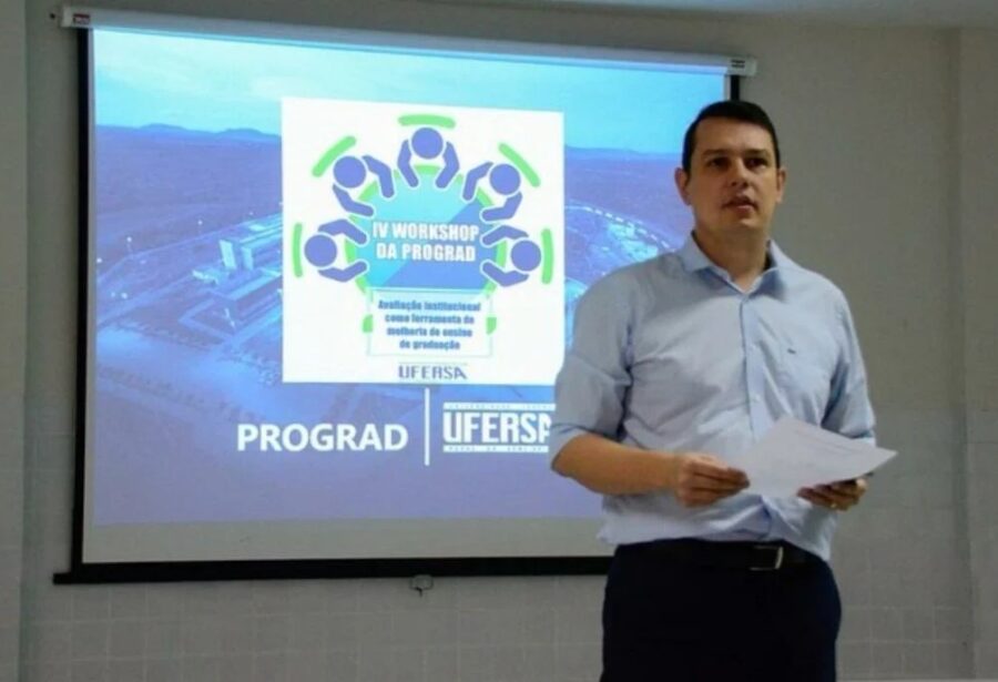 Lula assina decreto que nomeia novo reitor da Ufersa