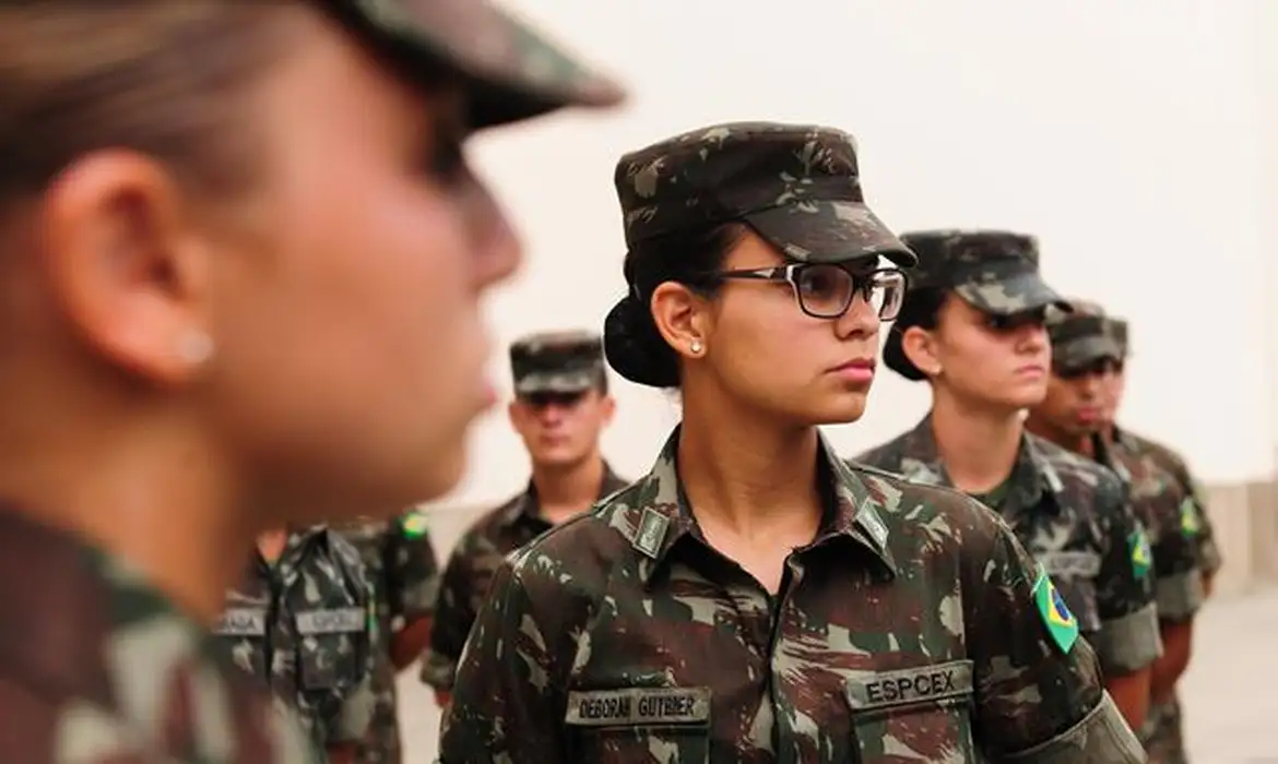 Novidade: Mulheres poderão se alistar no serviço militar aos 18 anos