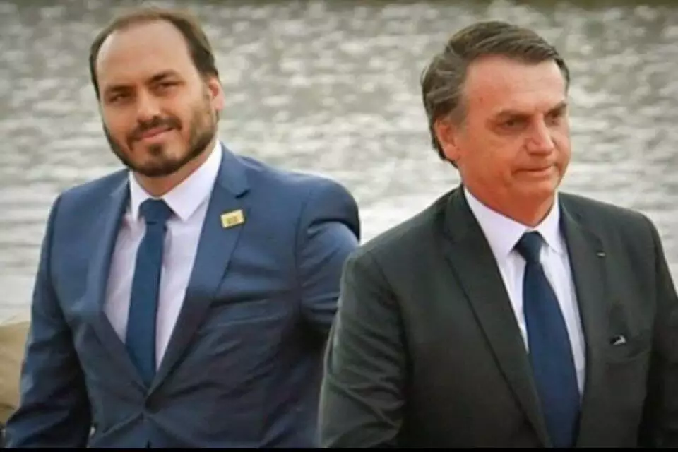 Carlos Bolsonaro deve ser candidato a deputado federal em 2026