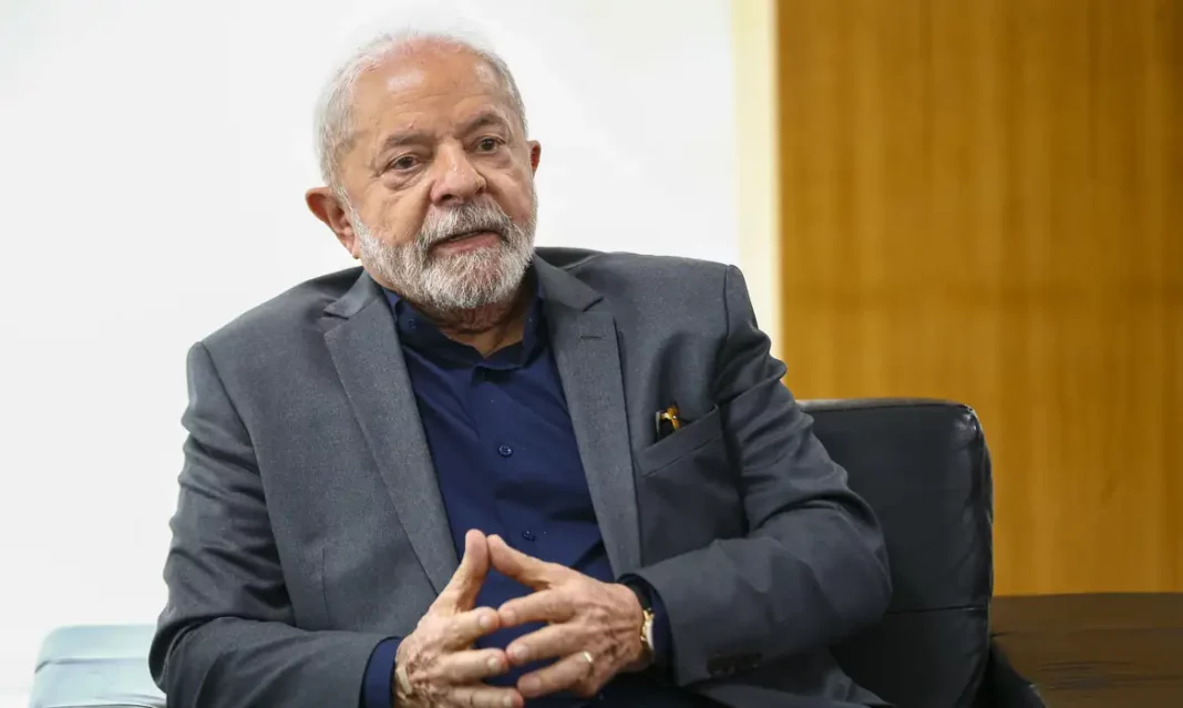 30 ex-presidentes latinos cobram de Lula compromisso com democracia após eleição na Venezuela