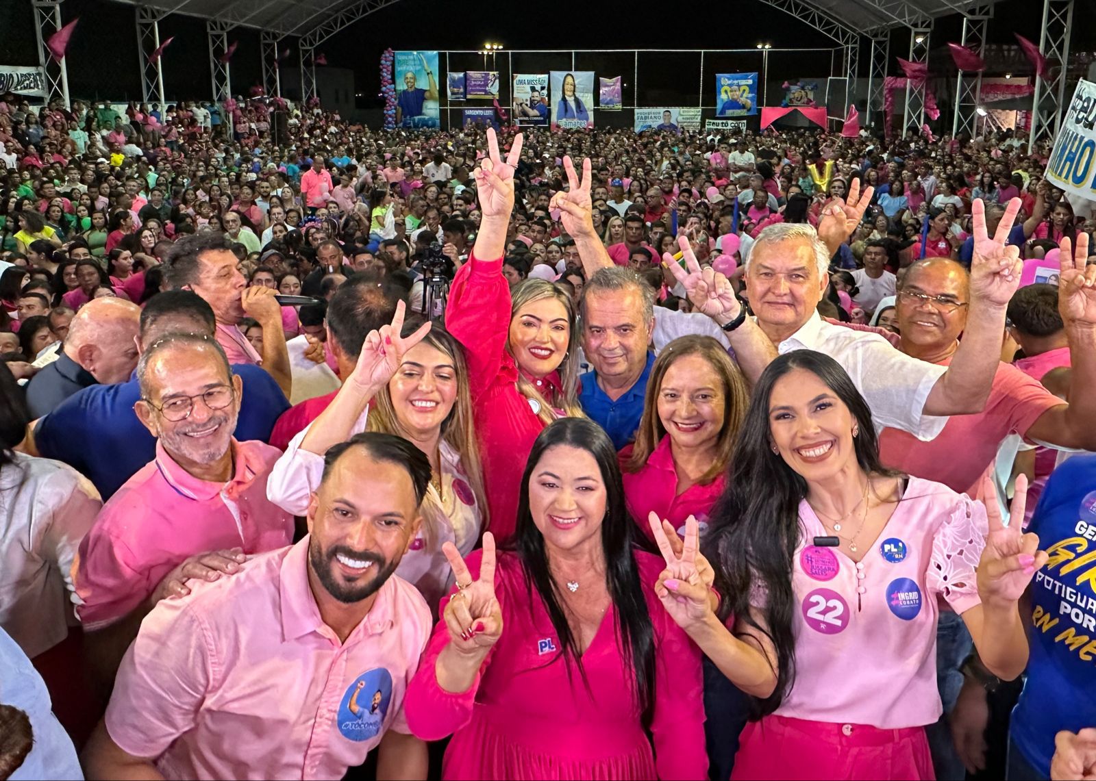 Extremoz veste Rosa para a maior convenção da história, que homologou as candidaturas de Jussara e Izidoro para prefeitura