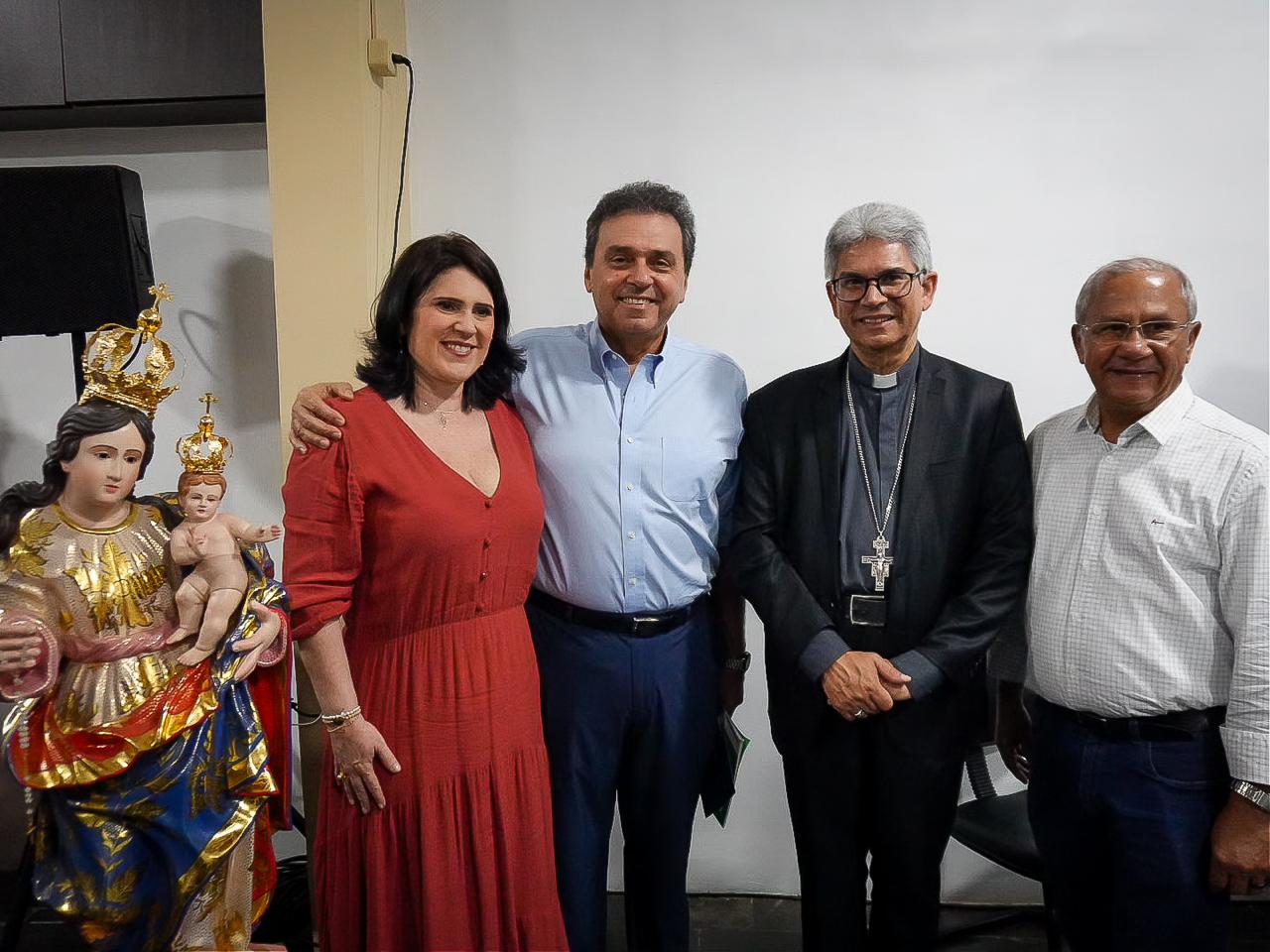 Carlos Eduardo recebe contribuições da Igreja para programa de governo em encontro com o Arcebispo de Natal