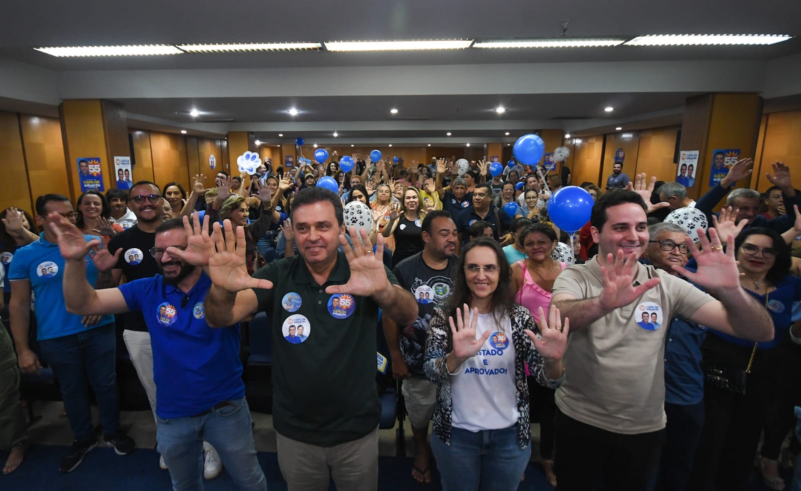 Em grande reunião com protetores de animais, Carlos Eduardo firma compromisso com a causa