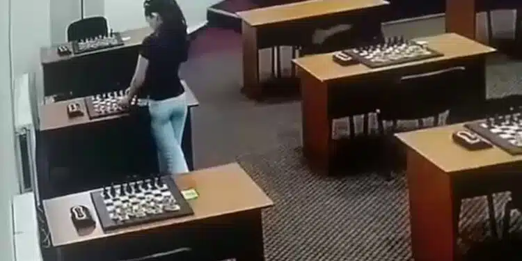 Campeã de xadrez é flagrada envenenando tabuleiro de rival e pode pegar 3 anos de prisão