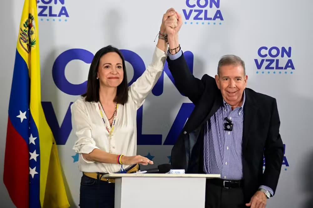 TENSÃO: Opositor de Maduro proclama a si mesmo presidente da Venezuela