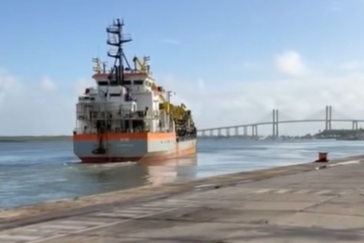 Engorda de Ponta Negra deve avançar 200 metros na 1ª semana