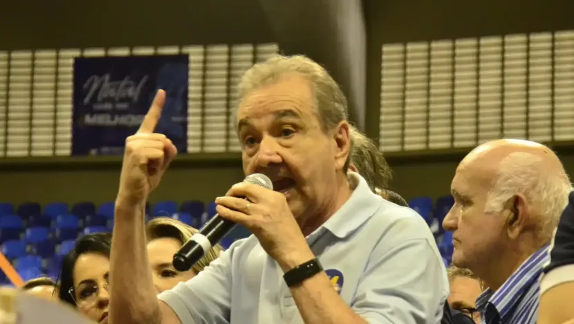 José Agripino nega que tenha convidado prefeito Álvaro Dias para trocar de partido