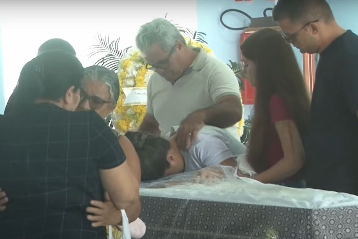 Familiares e amigos se despedem de sargento da Aeronáutica morto em atropelamento
