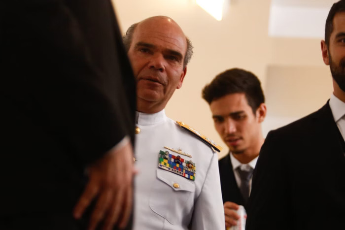 Coronel que chamou comandante da Marinha de “prostituta” é condenado