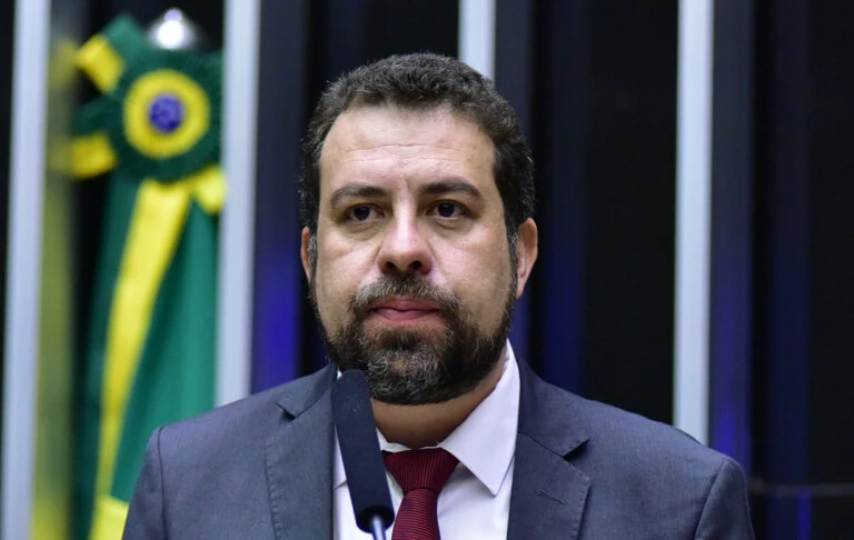 Boulos minimiza ausência de Lula em eventos de campanha
