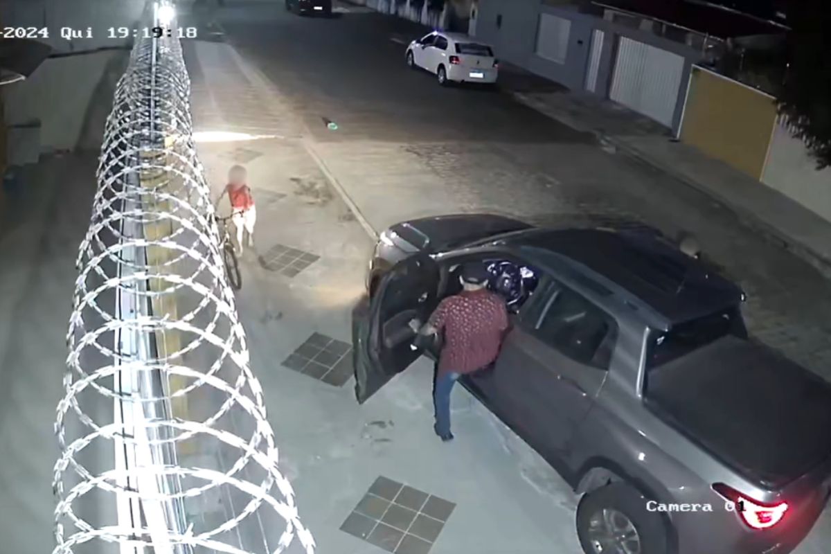 Polícia divulga imagem de suspeito por roubo de Fiat Toro em Candelária