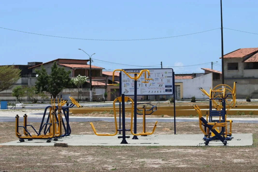 Novas academias ao ar livre: Prefeitura de Parnamirim amplia instalação em diversos bairros