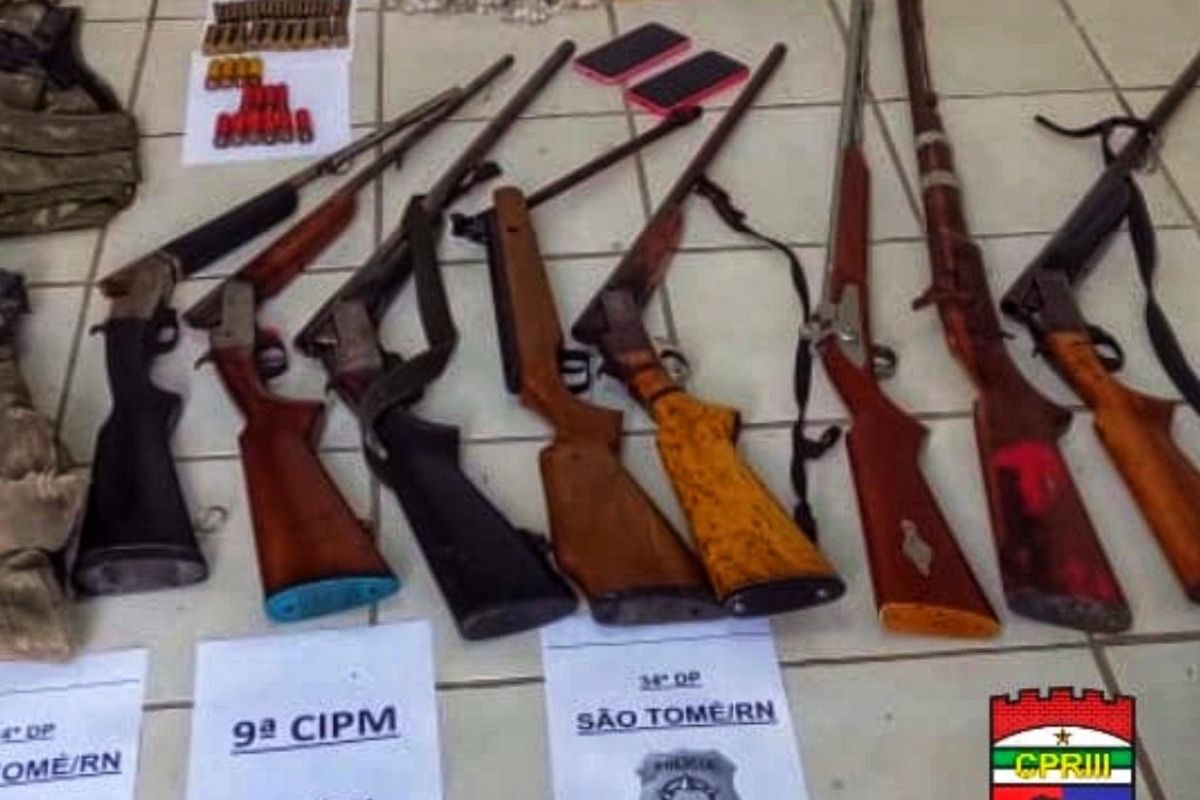 Operação Força Total prende dois homens com oito armas de fogo em São Tomé
