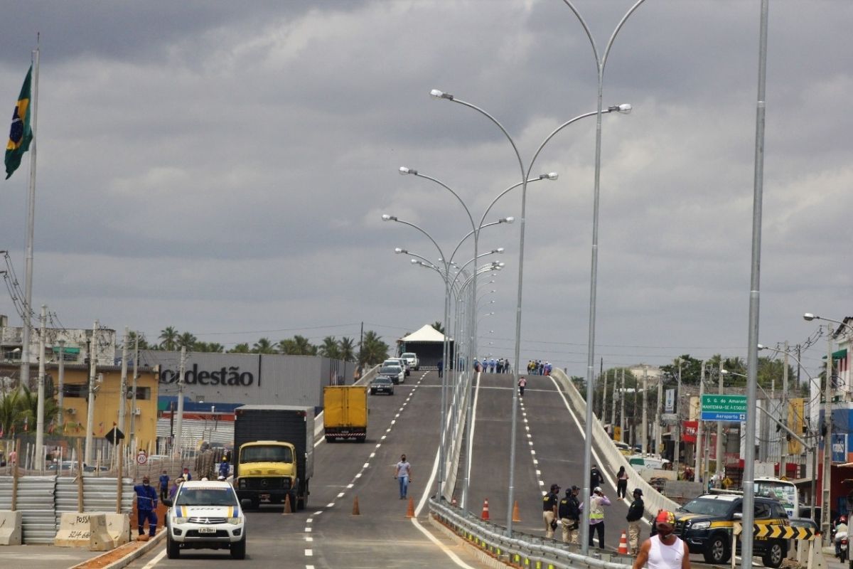 Vias principais da BR-101 no viaduto do Gancho de Igapó serão interditas nos dias 28, 29 e 30