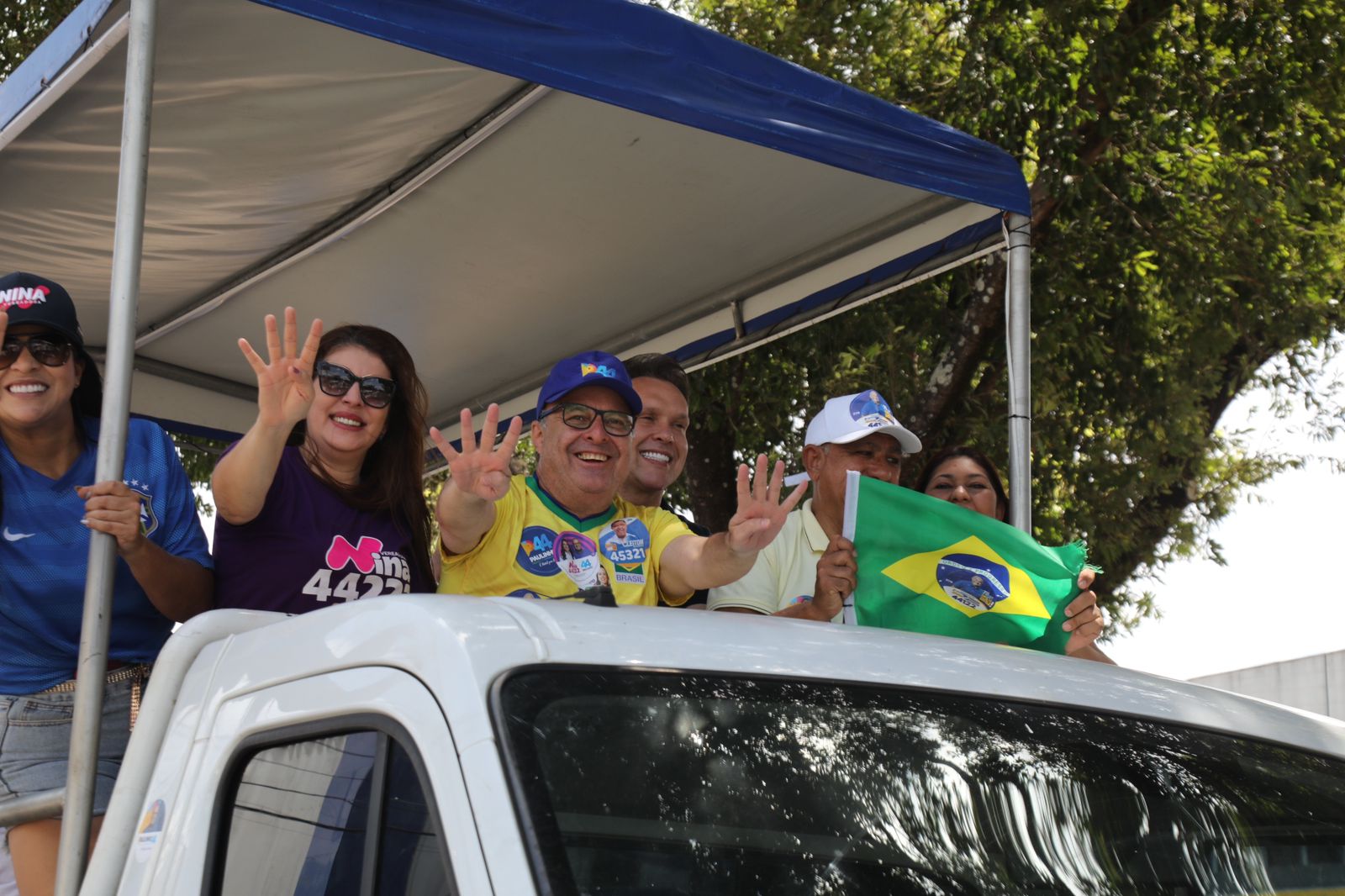 Em grande carreata, Paulinho Freire percorre ruas das Zonas Sul e Leste de Natal