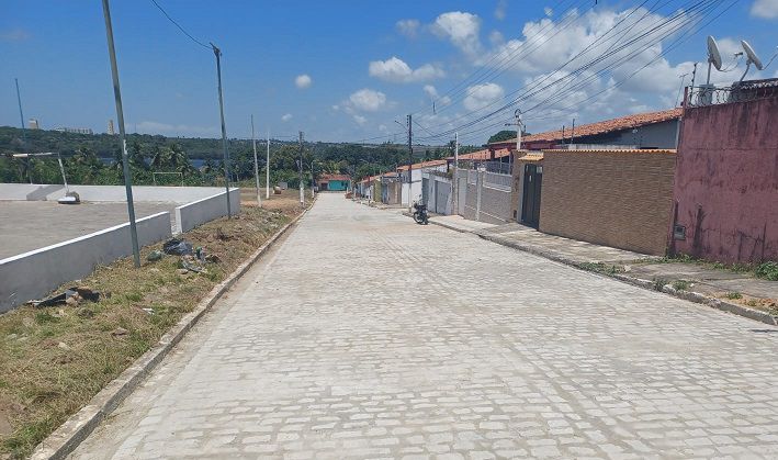 Extremoz avança nas obras de infraestrutura e calçamento no Conjunto Estrela do Mar