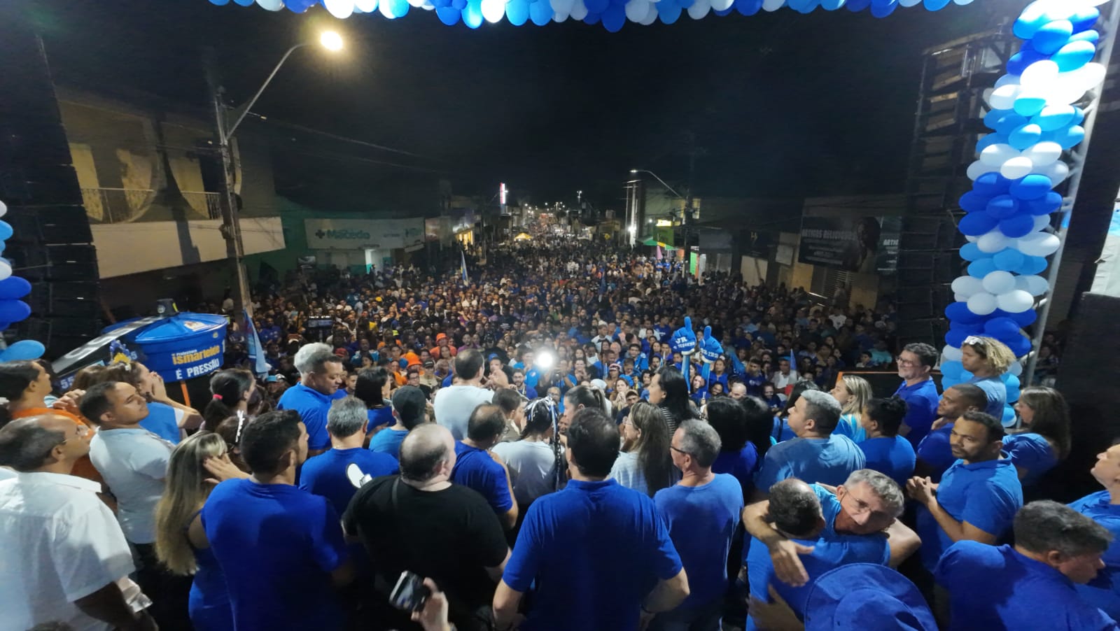 Tsunami azul reúne cerca de 15 mil pessoas e Emídio lidera a maior passeata da história de Macaíba