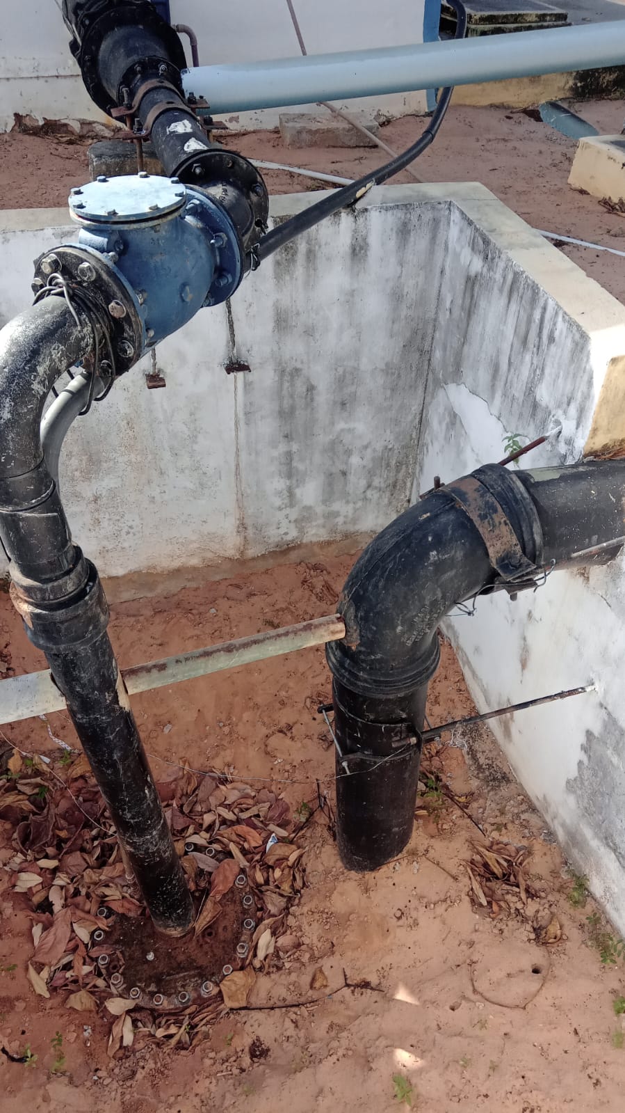 CRÔNICO: Furto de cabos deixa quase todo bairro de Ponta Negra sem abastecimento nesta sexta-feira