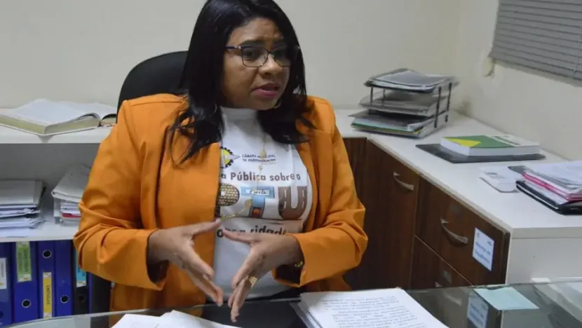 Professora Nilda é multada em R$ 5 mil por peça de campanha contra Taveira e Salatiel