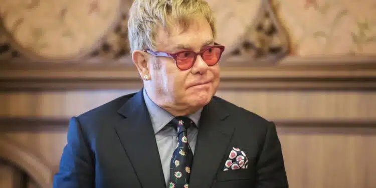 Elton John revela sério problema de saúde e deixa fãs em alerta