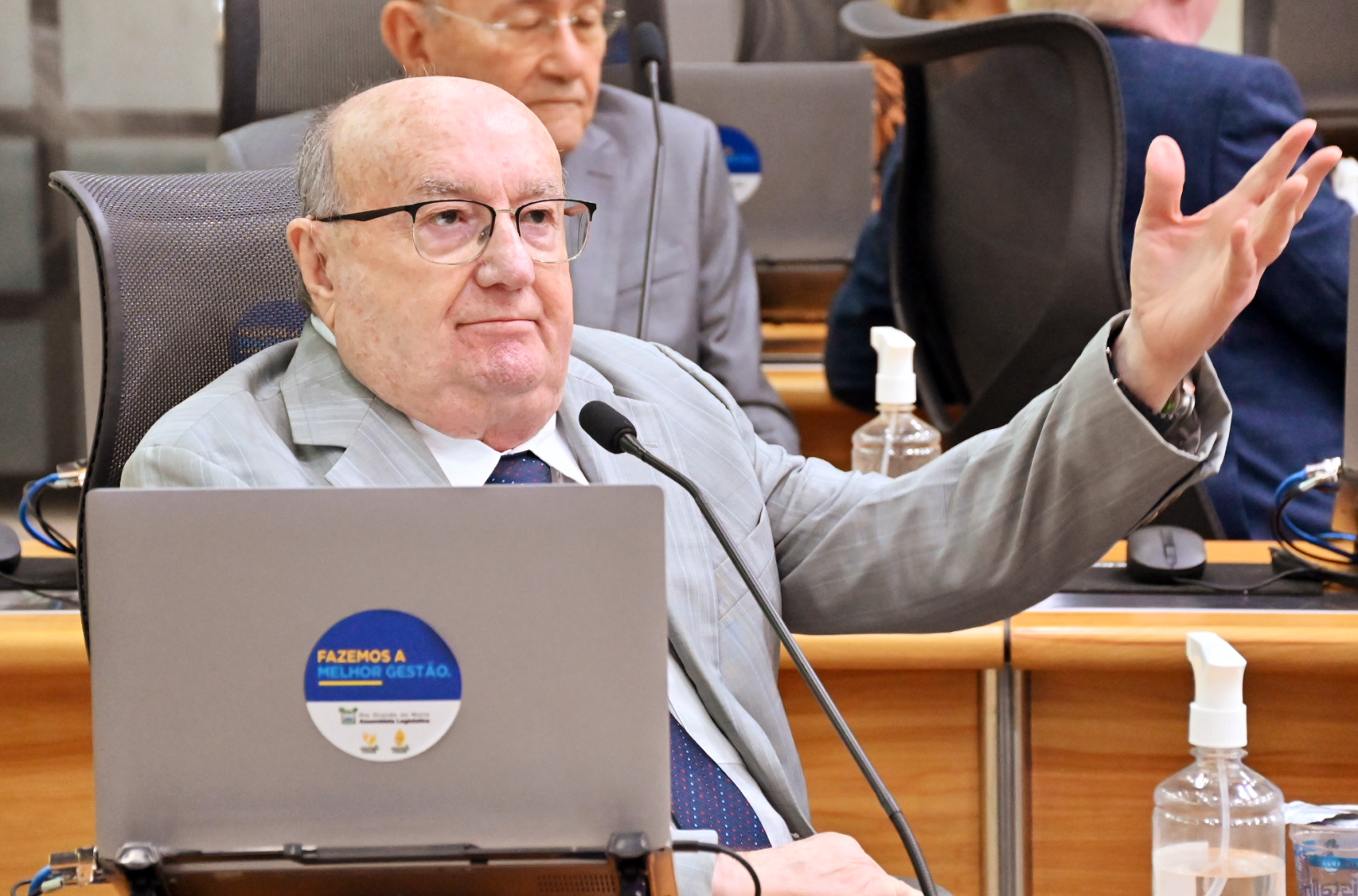 Deputado do RN questiona anúncio de hospital metropolitano e falta de pagamento de emendas