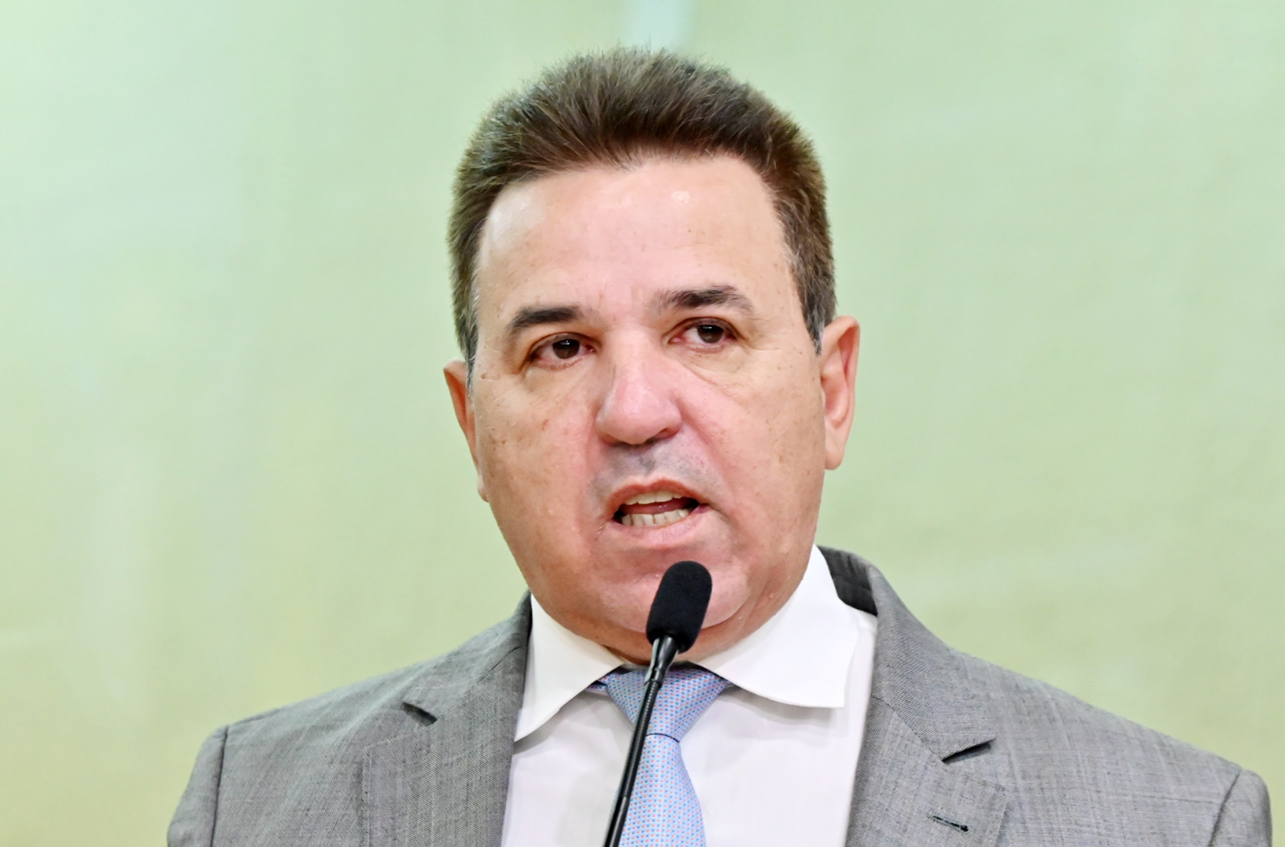 Luiz Eduardo apresenta projeto para criar tax free no RN