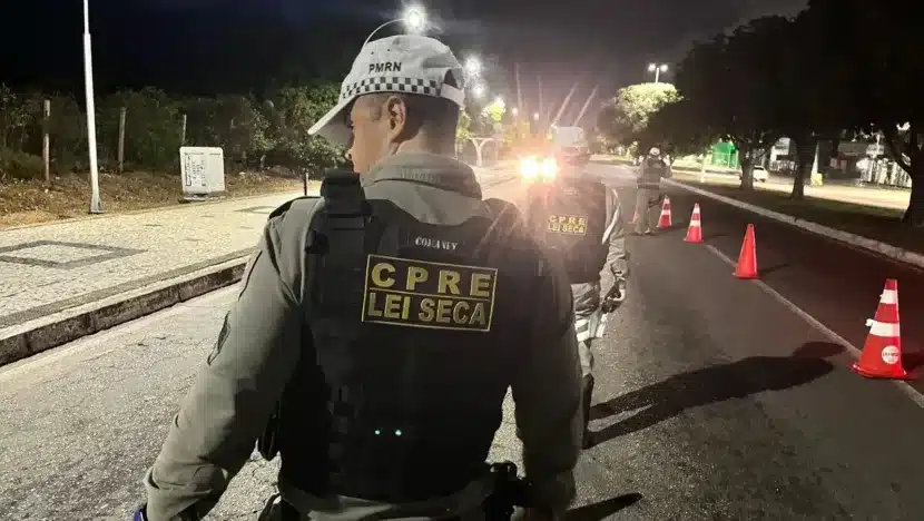 Homem tenta fugir mas é preso por embriaguez ao volante na Av. Rui Barbosa