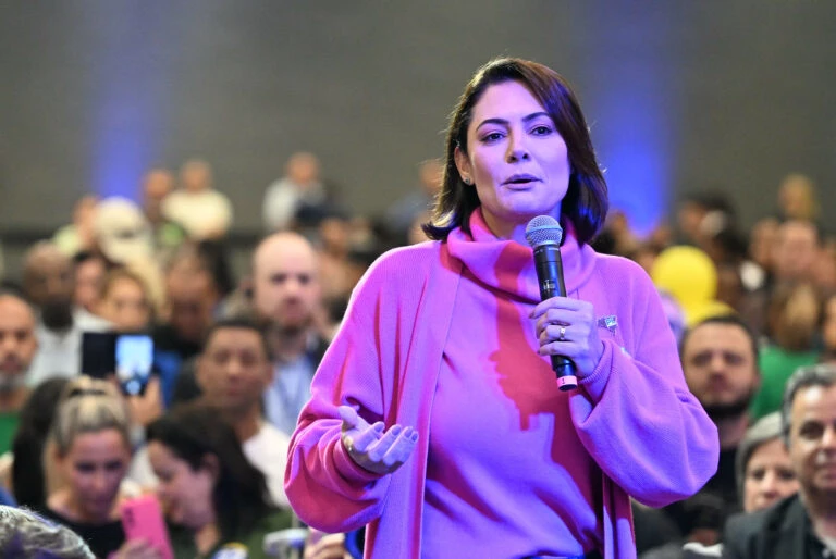 STJ condena IstoÉ e jornalista a indenizarem Michelle Bolsonaro