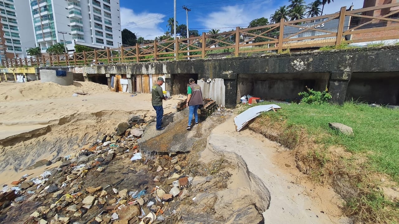 Prefeitura de Natal avança na fiscalização da orla de Areia Preta