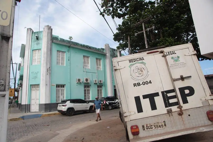Tentativa de fuga de detento no ITEP termina em tiroteio na Ribeira