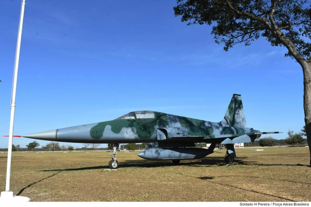 Avião da FAB que caiu no RN é do modelo F-5M, adquirido em 1973