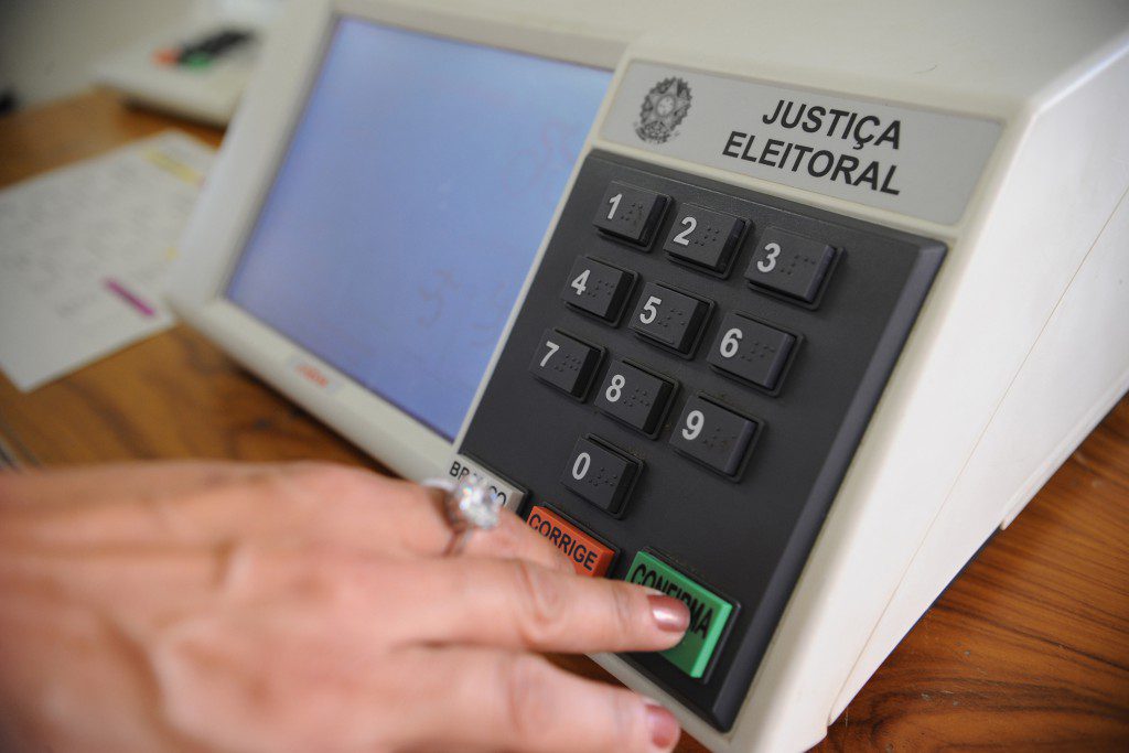 Eleições em Natal acontecem com substituições mínimas de urnas e votação tranquila, informa TRE-RN