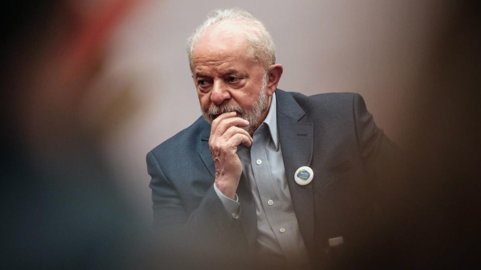 Pesquisa em capital estratégica acende alerta em Lula e no PT