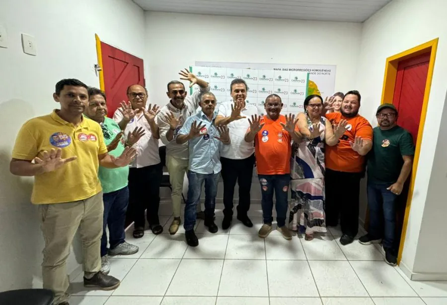 Grupo de 18 candidatos a vereador do PSB e da Rede declara apoio a Carlos Eduardo