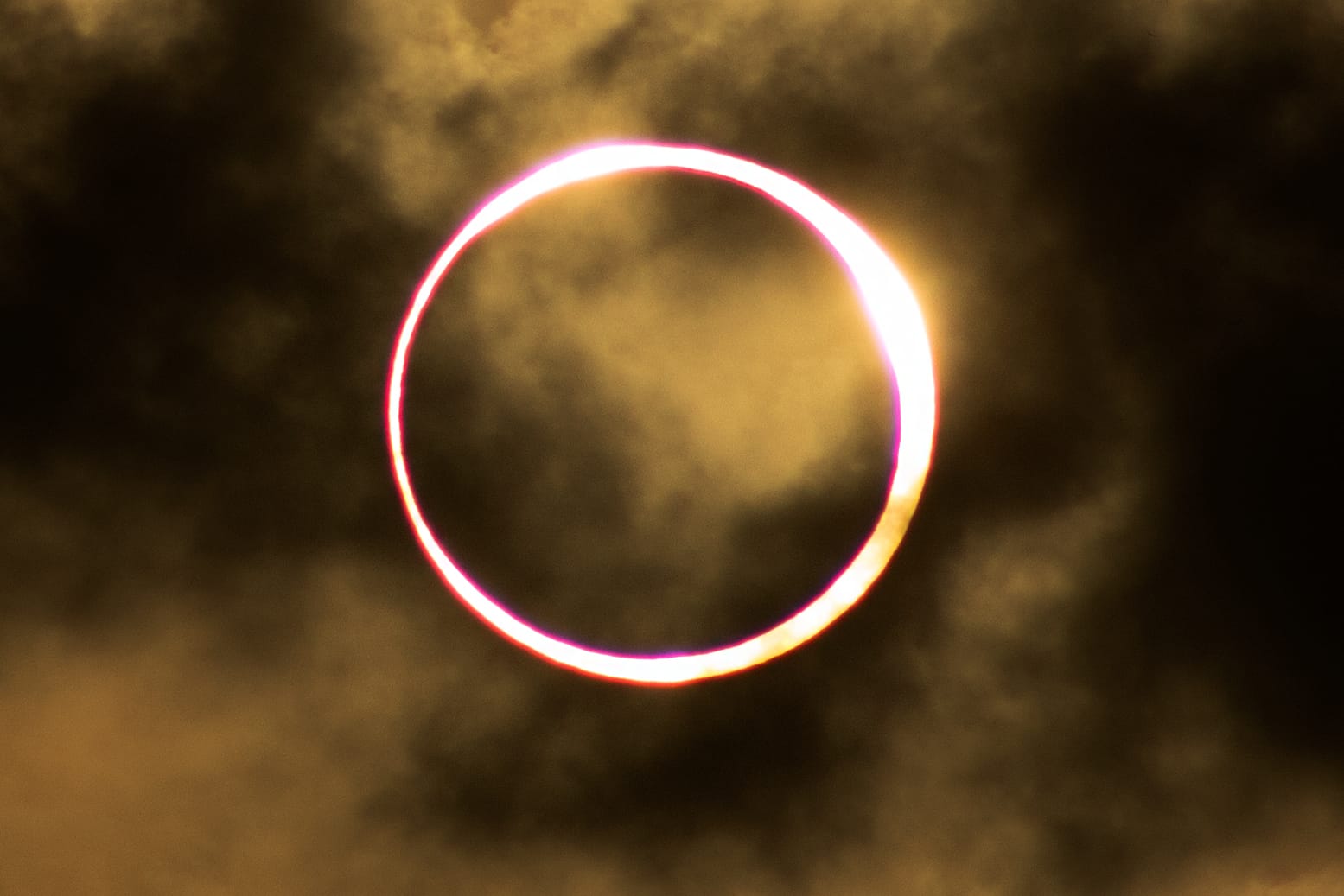 Eclipse solar anular ocorre nesta terça-feira, mas não será visível no RN