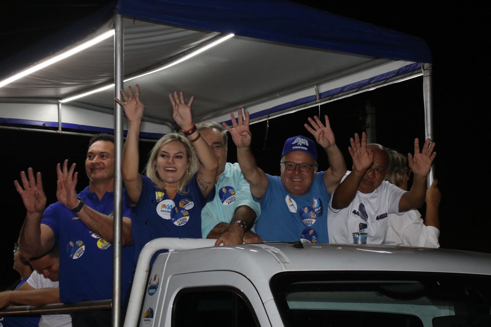Ao lado do Senador Styvenson, Paulinho Freire percorre as ruas da zona Norte