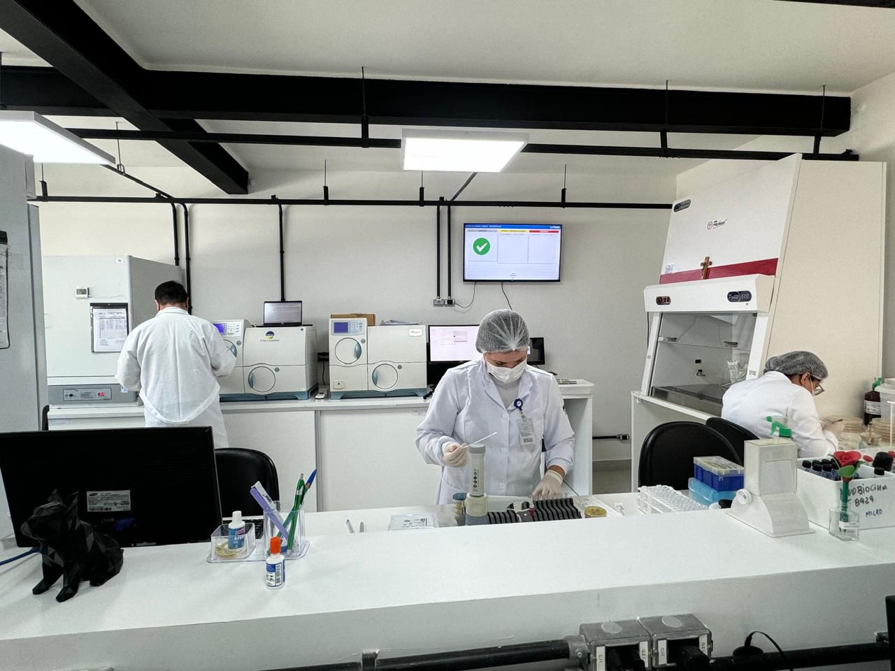 DNA Center participa de estudo internacional que identificou nova variante de bactéria do mormo em paciente de Natal