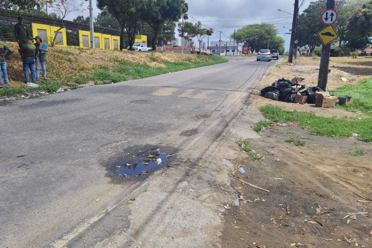 Condomínio é autuado em Neópolis por lançamento de esgoto em via pública