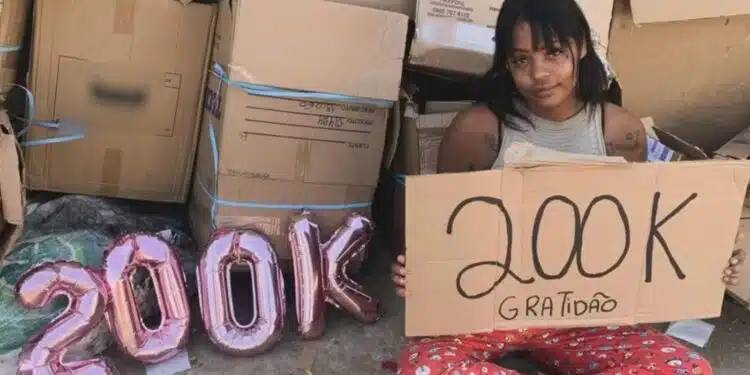 Mendigata com mais de 400 mil seguidores no Instagram é presa por tráfico de drogas