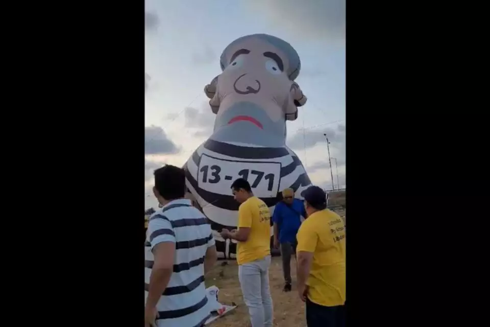 Recepção de 'Pixuleco' a Lula para campanha de Natália ganha destaque na mídia nacional